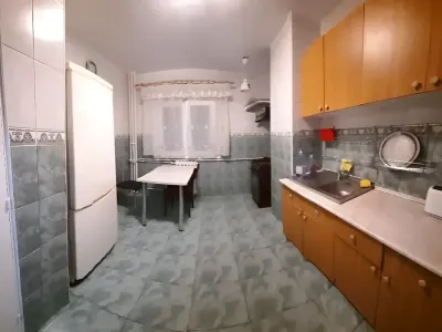 inchiriere apartament Sector 1, București bucatarie cu loc masa